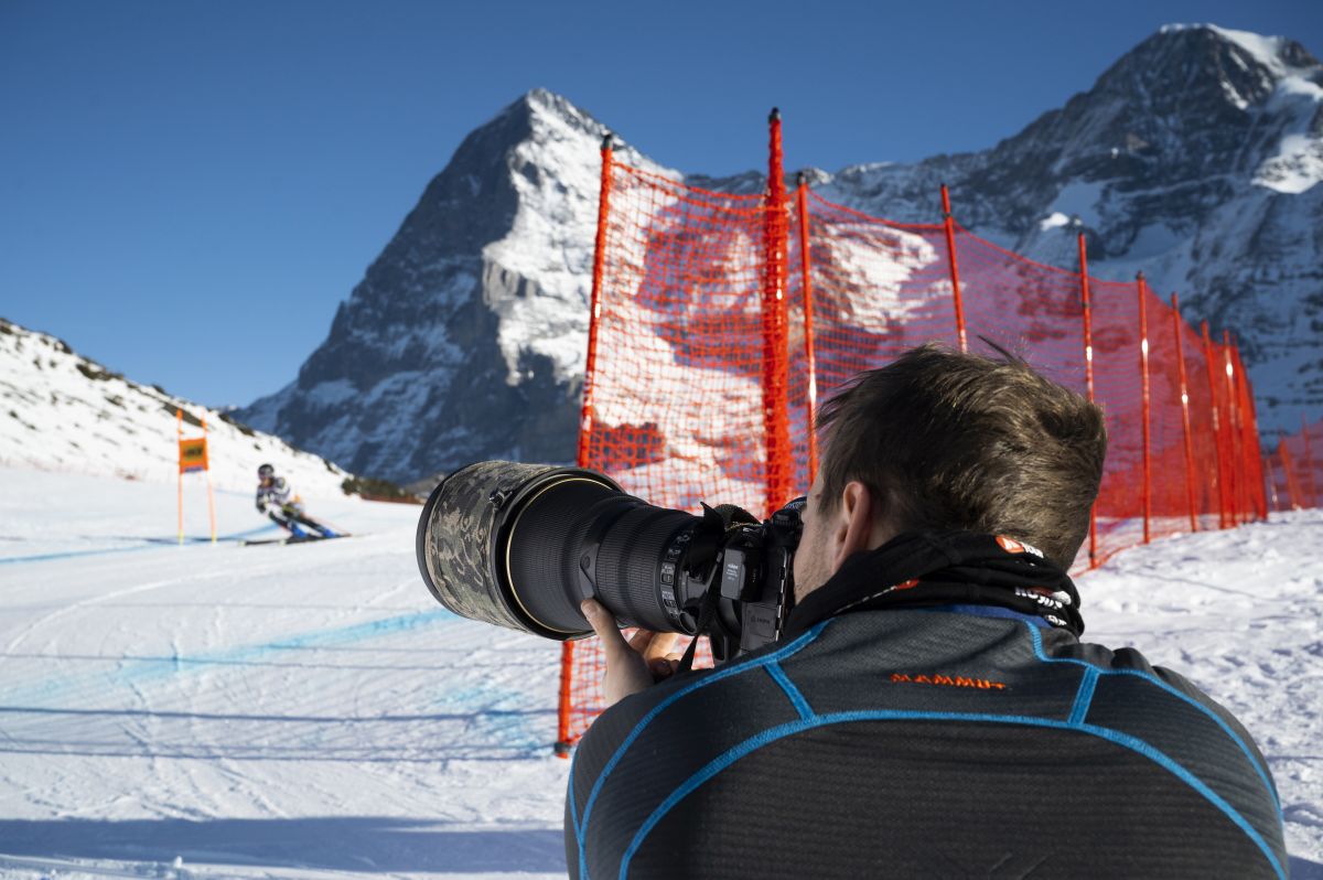 Der Keystone-SDA Fotograf am Lauberhornrennen 2020 in Aktion.